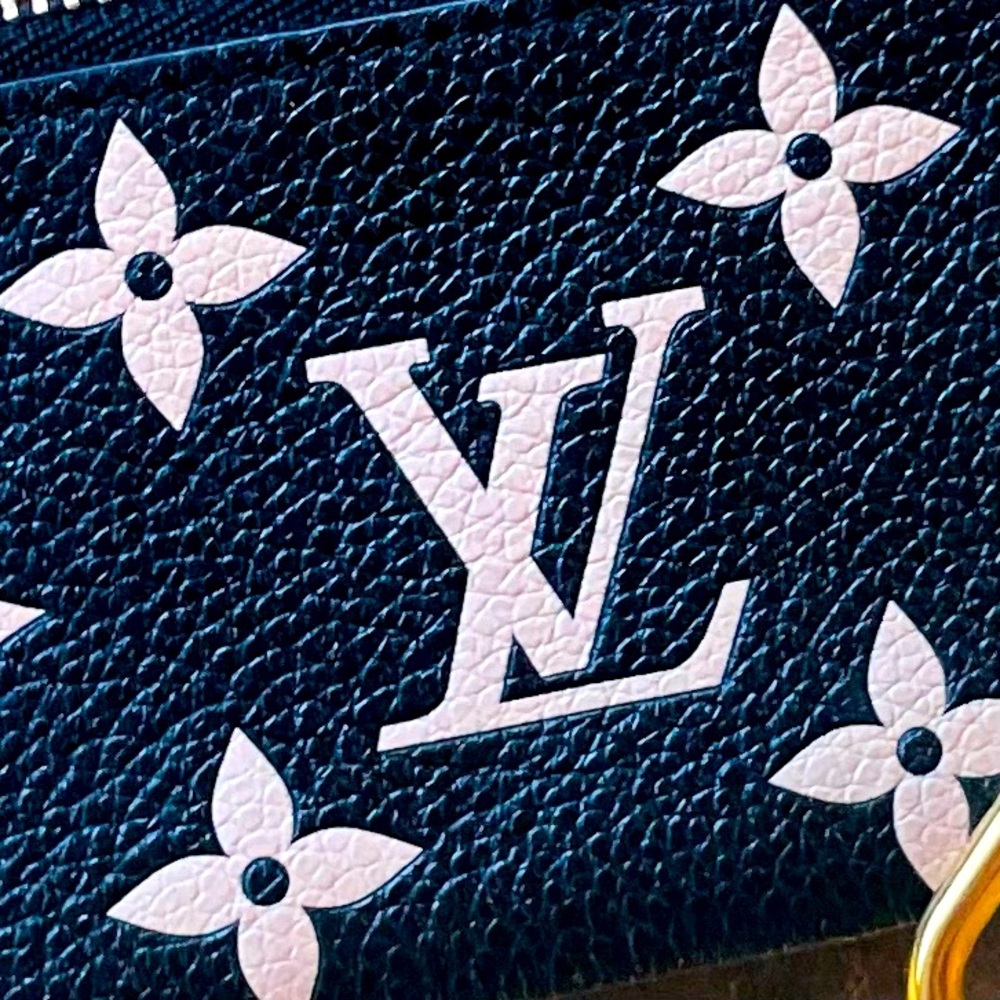 NEW Louis Vuitton Black Key Pouch and Card Holder